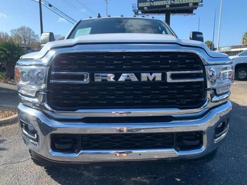 2024 RAM 3500 Big Horn Crew Cab 4WD DRW