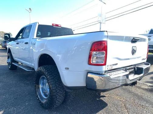 2024 RAM 3500 Big Horn Crew Cab 4WD DRW