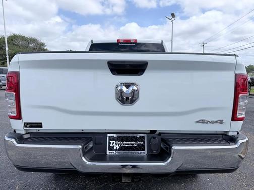 Bright White Clearcoat 2024 RAM 2500 Tradesman Crew Cab 4x4 6'4' Box