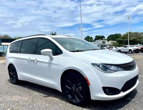 2018 Chrysler Pacifica Touring Plus