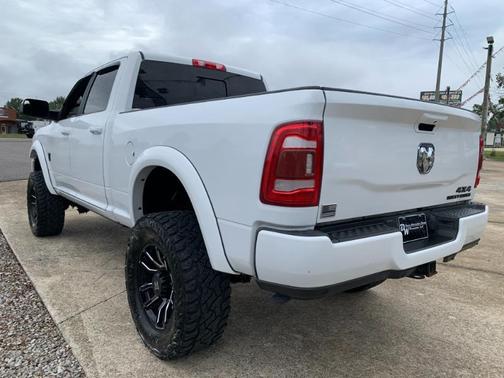 2022 RAM 2500 Tradesman Crew Cab SWB 4WD