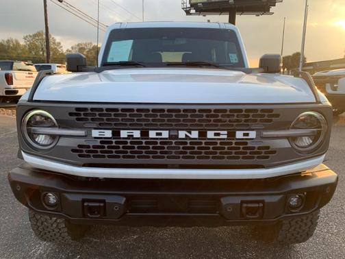 2023 Ford Bronco Base 2-Door w/Advanced