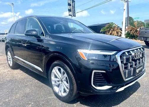2025 Audi Q7 55 Premium Plus