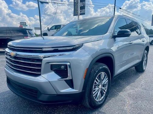 2025 Chevrolet Traverse LT