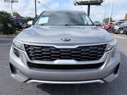 Gray 2021 Kia Seltos LX IVT AWD