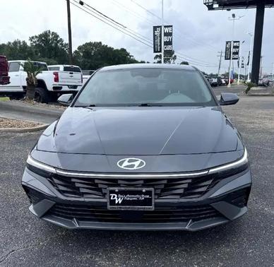 2025 Hyundai ELANTRA SEL