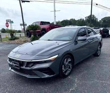 2025 Hyundai ELANTRA SEL