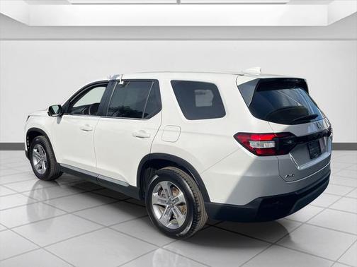 White 2025 Honda Pilot EX-L