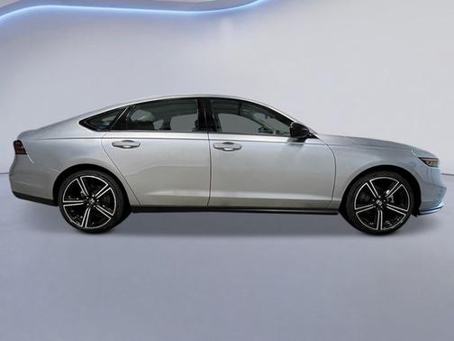Solar Silver Metallic 2026 Honda Accord SE