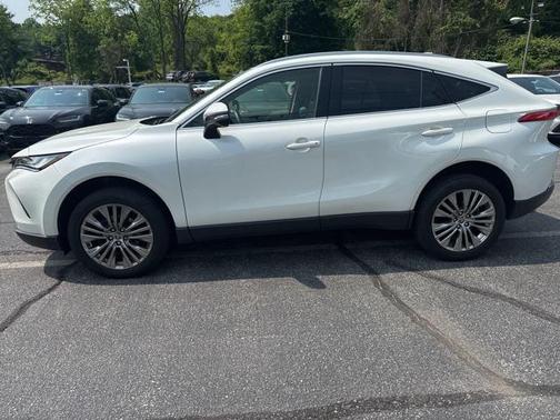 2022 Toyota Venza XLE