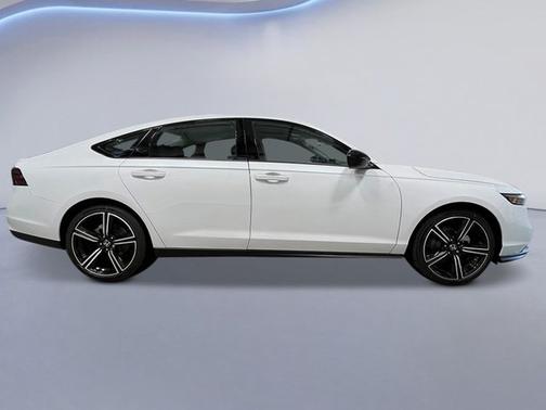 Platinum White Pearl 2026 Honda Accord SE
