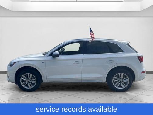 Glacier White Metallic 2023 Audi Q5 45 S line Premium