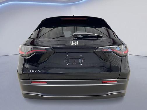 Crystal Black Pearl 2027 Honda HR-V LX