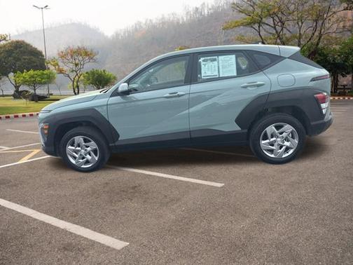 2024 Hyundai KONA SE