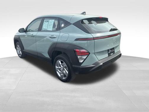 2024 Hyundai KONA SE