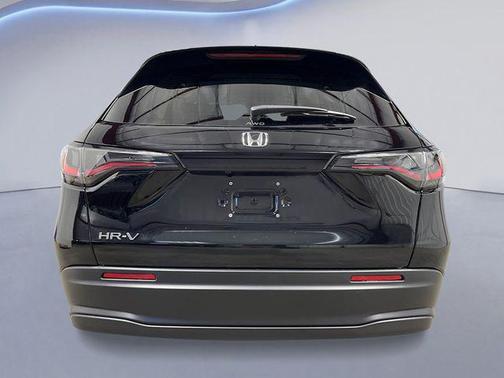 Crystal Black Pearl 2027 Honda HR-V LX