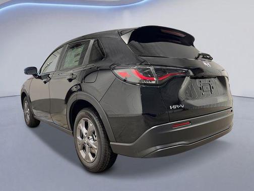 Crystal Black Pearl 2027 Honda HR-V LX