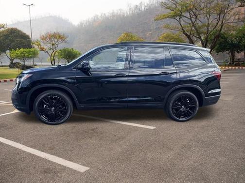 2022 Honda Pilot Black Edition