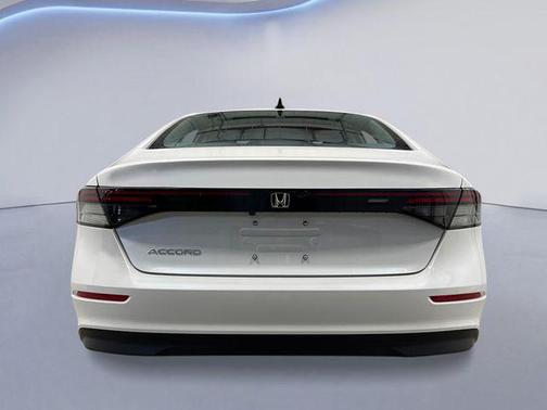 Platinum White Pearl 2026 Honda Accord SE