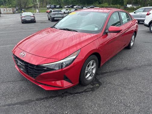 2022 Hyundai ELANTRA SE