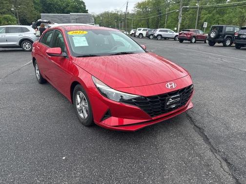 2022 Hyundai ELANTRA SE