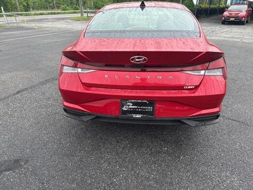 2022 Hyundai ELANTRA SE