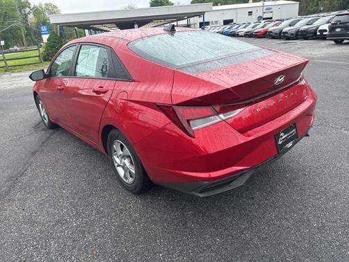 2022 Hyundai ELANTRA SE