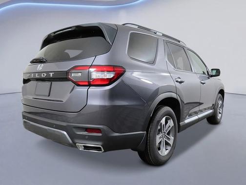 Modern Steel Metallic 2026 Honda Pilot EX-L