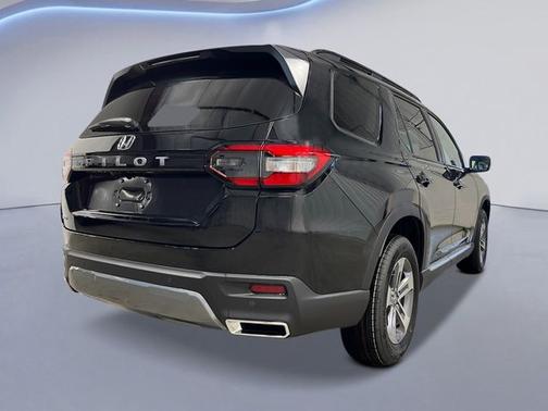Crystal Black Pearl 2026 Honda Pilot EX-L