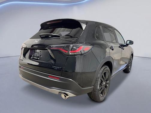Crystal Black Pearl 2027 Honda HR-V Sport