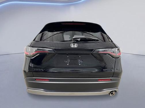Crystal Black Pearl 2027 Honda HR-V Sport