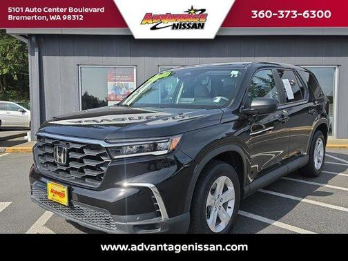 Crystal Black Pearl 2023 Honda Pilot LX