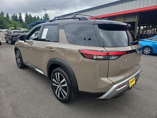 2023 Nissan Pathfinder Platinum