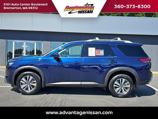 2025 Nissan Pathfinder SL