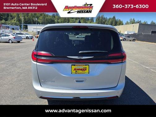 Silver Mist Clearcoat 2024 Chrysler Pacifica Touring-L