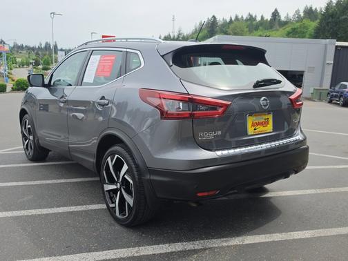 Gun Metallic 2022 Nissan Rogue Sport SL