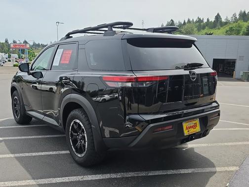 Black 2024 Nissan Pathfinder Rock Creek