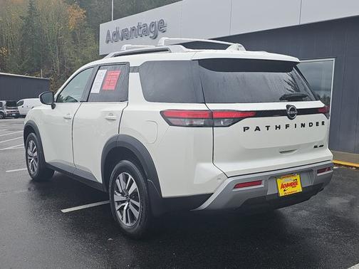 2023 Nissan Pathfinder SL