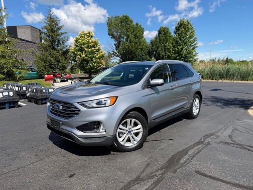 Silver Metallic 2020 Ford Edge SEL