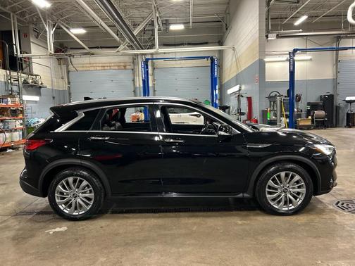 2024 INFINITI QX50 LUXE AWD