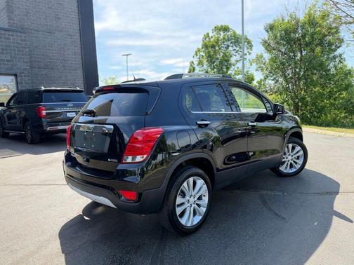 Mosaic Black Metallic 2018 Chevrolet Trax Premier