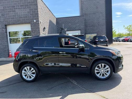 Mosaic Black Metallic 2018 Chevrolet Trax Premier