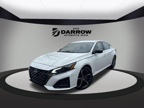 2023 Nissan Altima SR FWD