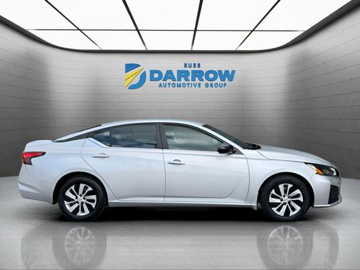 Brilliant Silver Metallic 2024 Nissan Altima S FWD