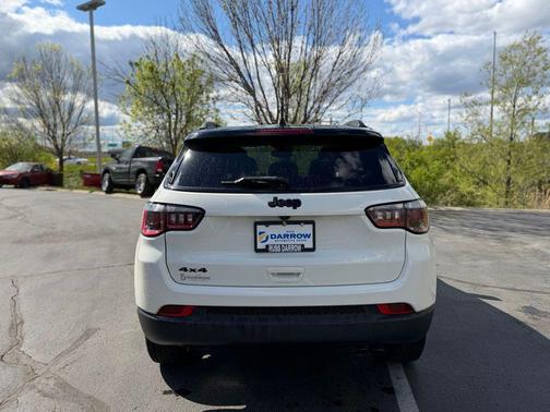 White Clearcoat 2019 Jeep Compass Latitude