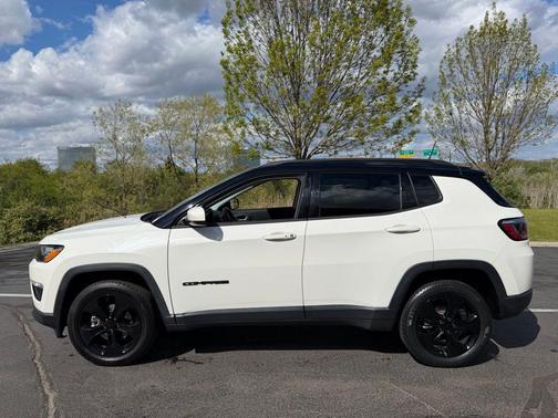 White Clearcoat 2019 Jeep Compass Latitude