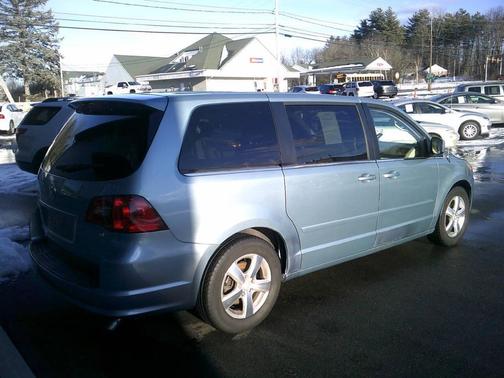 2009 Volkswagen Routan SE