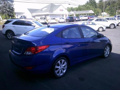 2012 Hyundai Accent SE