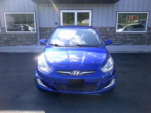 2012 Hyundai Accent SE