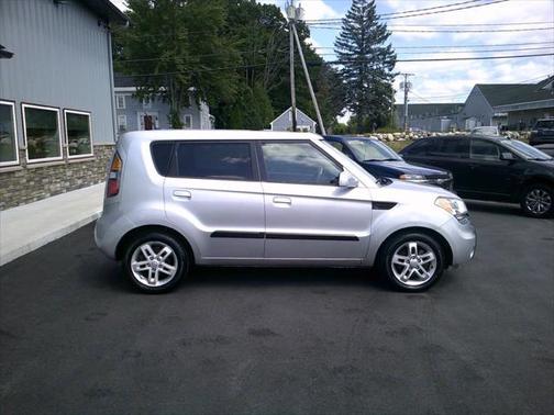 2010 Kia Soul +